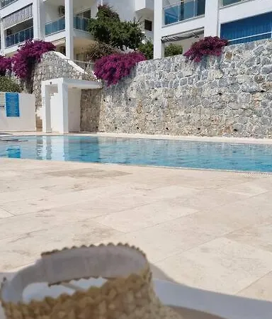 Lejlighed Deniz Manzarali Havuzlu Site Ici Ev