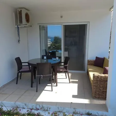 Deniz Manzarali Havuzlu Site Ici Ev Lejlighed Milas