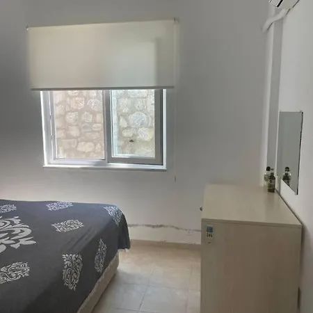 Deniz Manzarali Havuzlu Site Ici Ev Milas